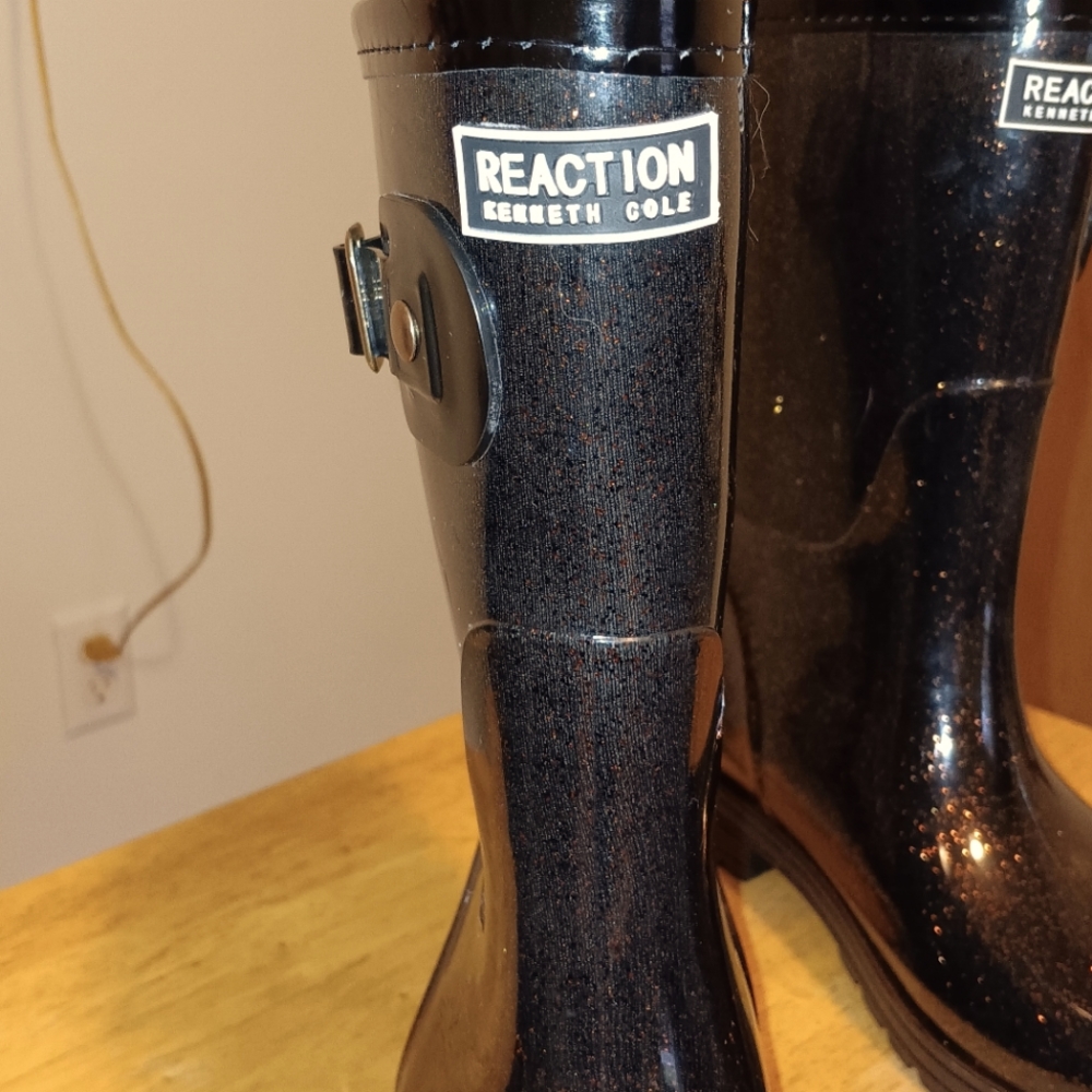 Kenneth Cole brown/gold sparkle rain boots